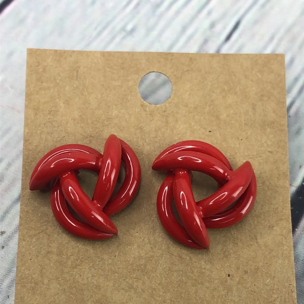 5/$25 Artsy red swirl geometric chunky statement Art Deco funky earrings
